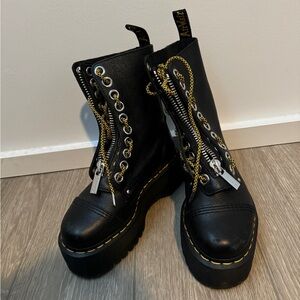 Dr Martens Jadon Max Platforms